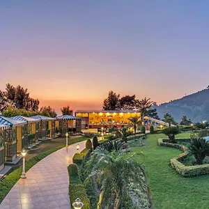 4* Resort Club Mahindra