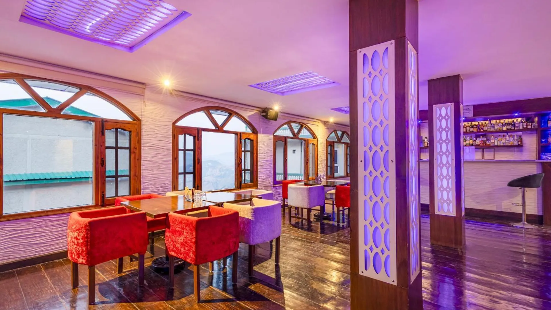 Resort Sterling Kufri Hotel