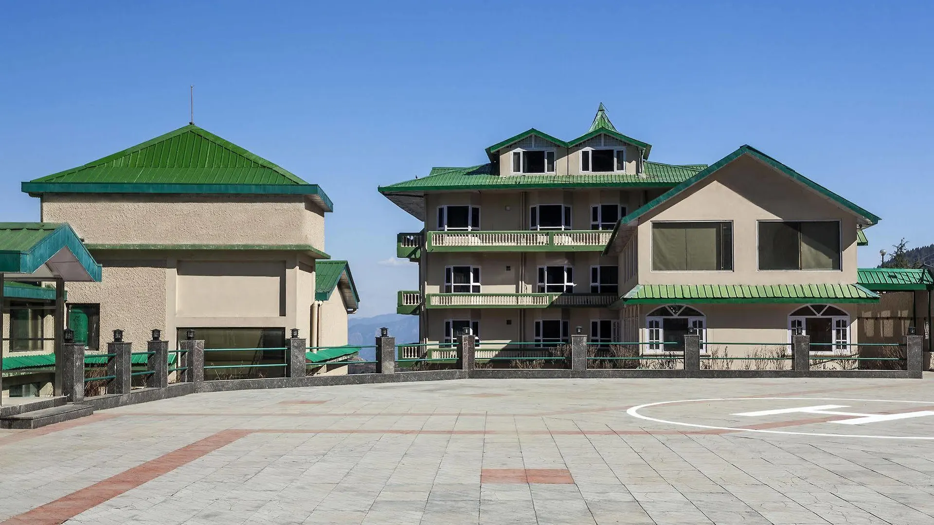 Sterling Kufri Hotel
