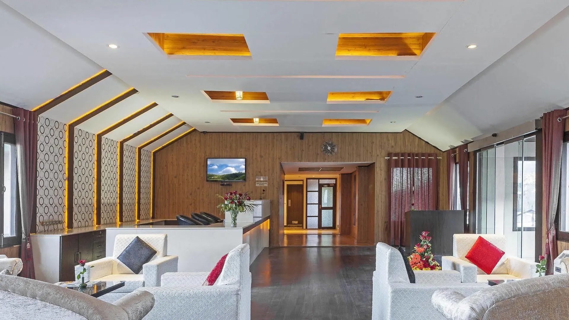 Resort Sterling Kufri Hotel