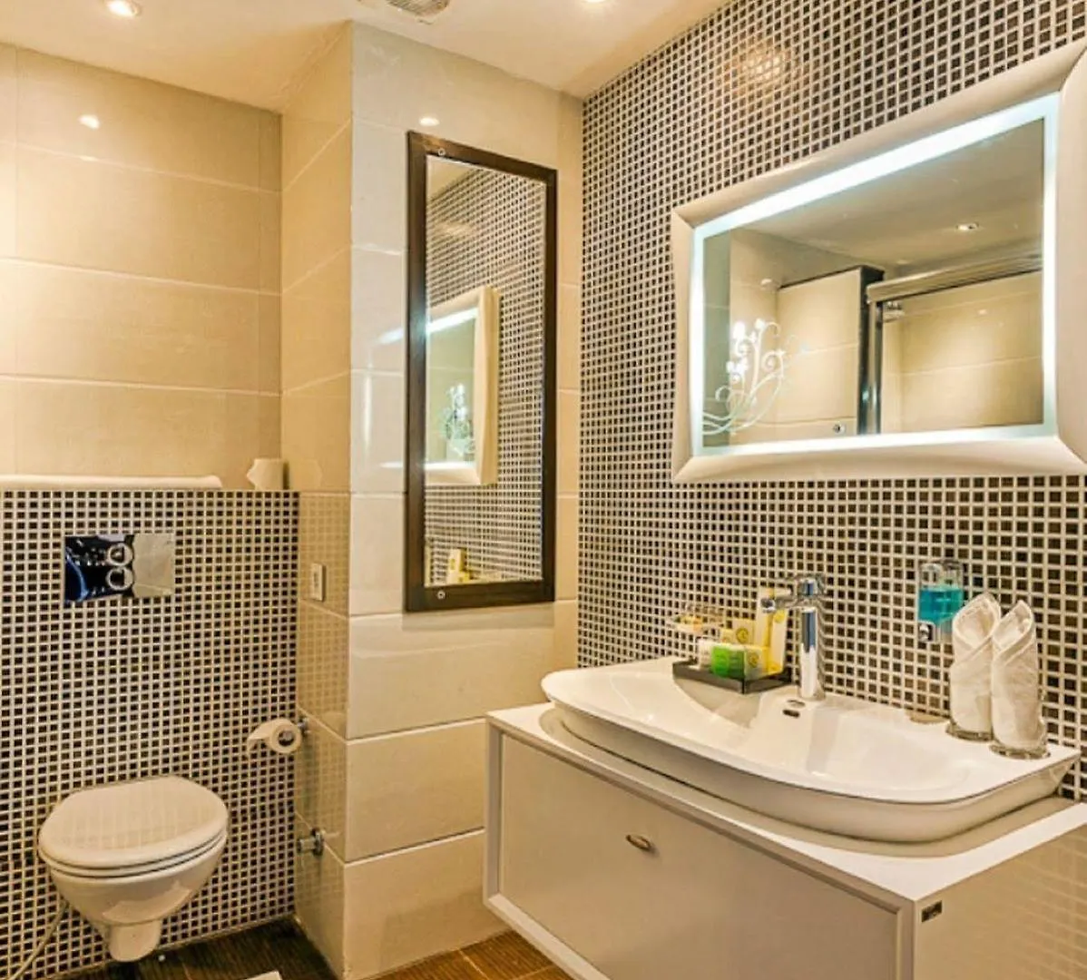 Sterling Kufri Hotel 4*,  India