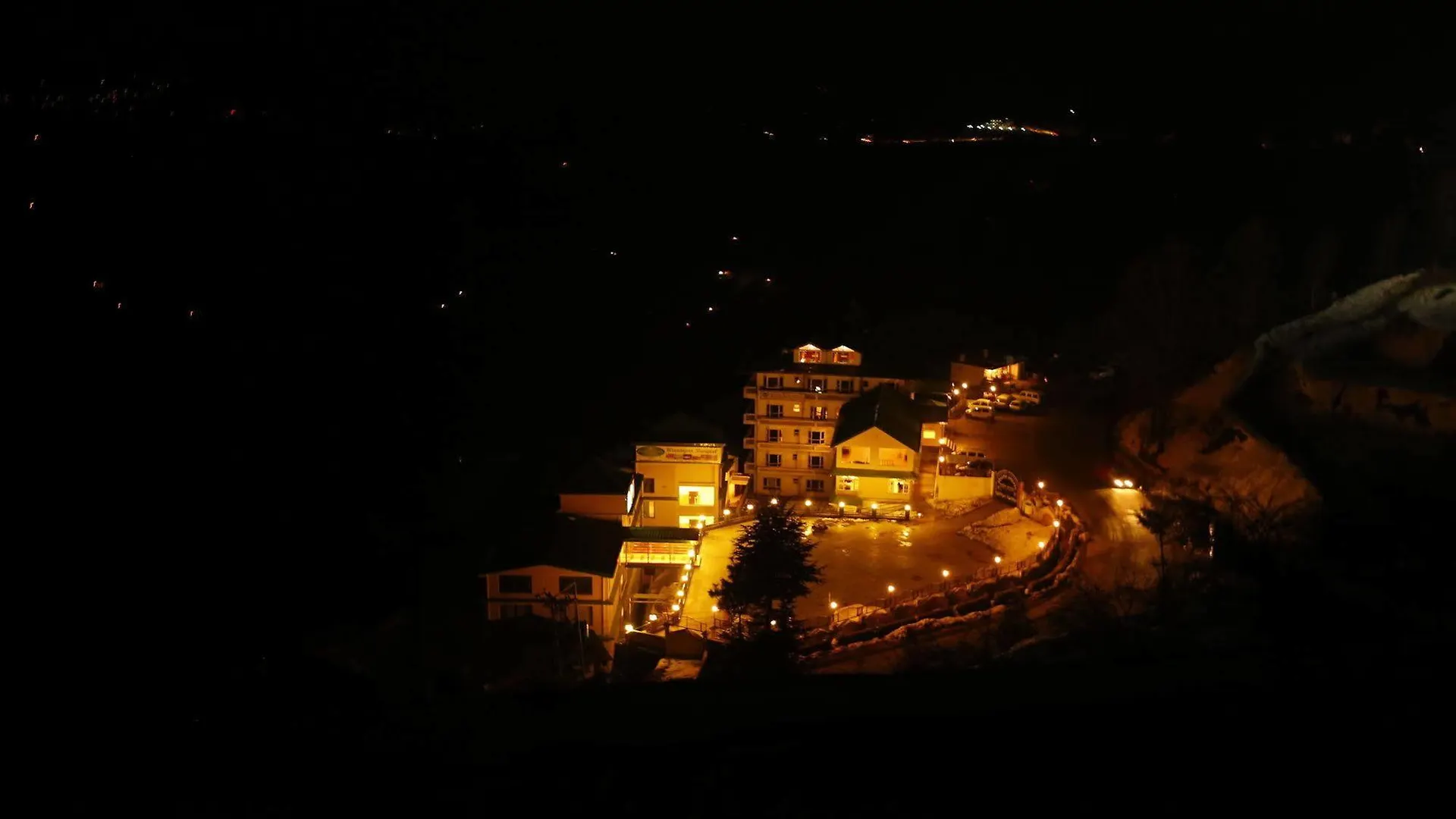 Resort Sterling Kufri Hotel
